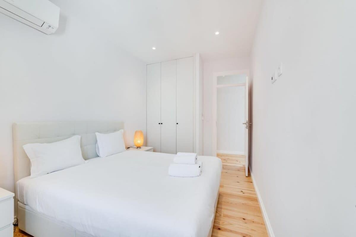 Cozy Coastal Getaway 3Br Apartment In Estoril Exterior foto